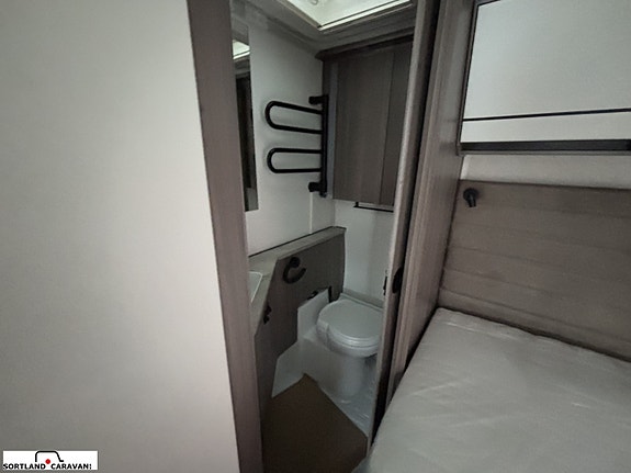 KABE ESTATE 470 XL KS 22 of 28
