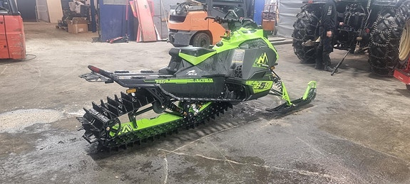 Arctic-cat M858 CATALYST 146" 4 of 6