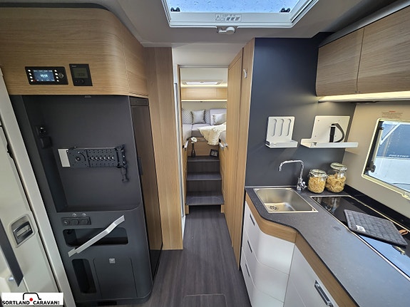 Adria MATRIX PLUS 670 DL 24 of 30