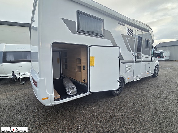 Adria MATRIX PLUS 670 DL 9 of 30