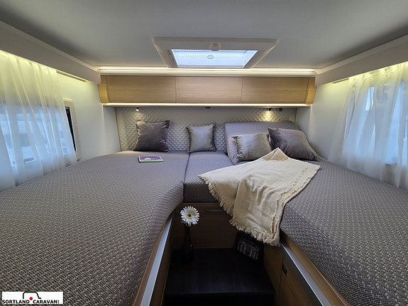 Adria MATRIX PLUS 670 DL 27 of 30