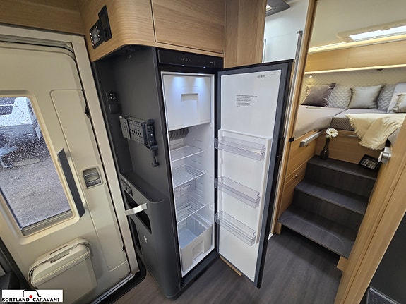 Adria MATRIX PLUS 670 DL 23 of 30