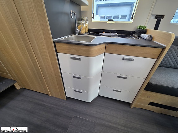 Adria MATRIX PLUS 670 DL 20 of 30