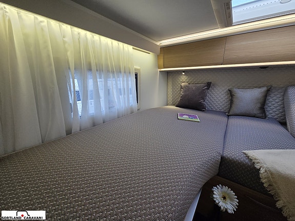 Adria MATRIX PLUS 670 DL 26 of 30