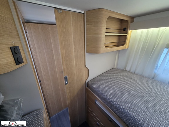 Adria MATRIX PLUS 670 DL 29 of 30