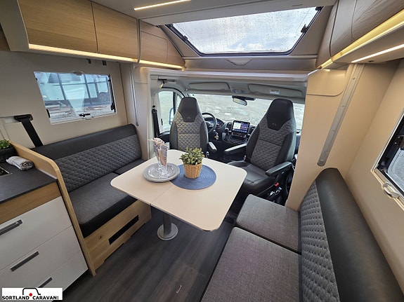 Adria MATRIX PLUS 670 DL 12 of 30