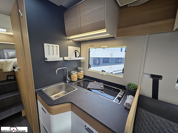 Adria MATRIX PLUS 670 DL 19 of 30