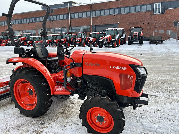 Kubota L1-382 HST 4 of 4