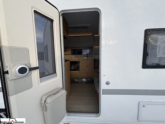 Adria ADORA 663 UT 10 of 30