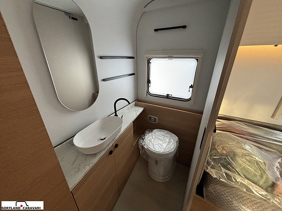 Adria ADORA 663 UT 29 of 30