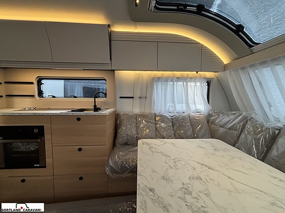 Adria ADORA 663 UT 13 of 30