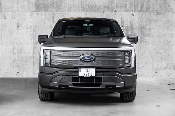 Ford F-150 2 of 5