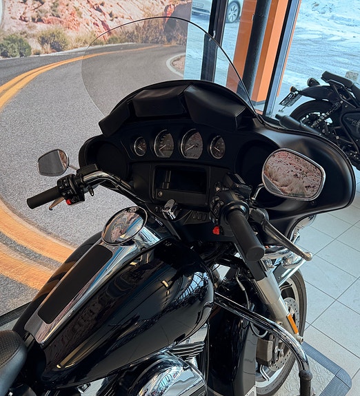 Harley-Davidson FLHTP Police 4 of 5