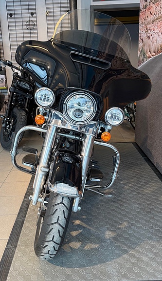 Harley-Davidson FLHTP Police 8 of 9