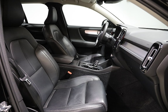 Volvo XC40 9 of 12