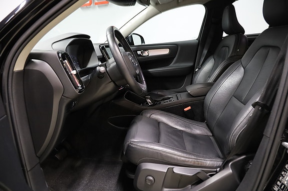 Volvo XC40 6 of 12