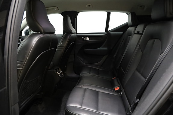 Volvo XC40 11 of 12