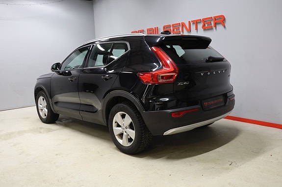 Volvo XC40 4 of 12