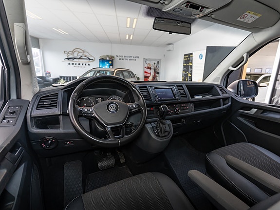 Volkswagen Caravelle 14 of 30