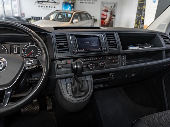 Volkswagen Caravelle 27 of 30