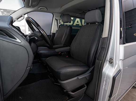 Volkswagen Caravelle 16 of 30