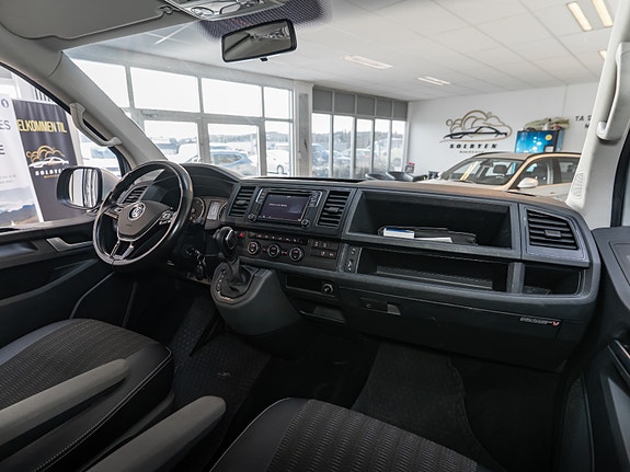 Volkswagen Caravelle 15 of 30