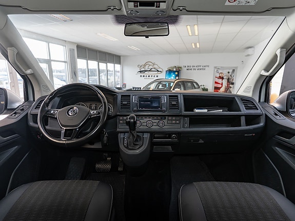 Volkswagen Caravelle 20 of 30