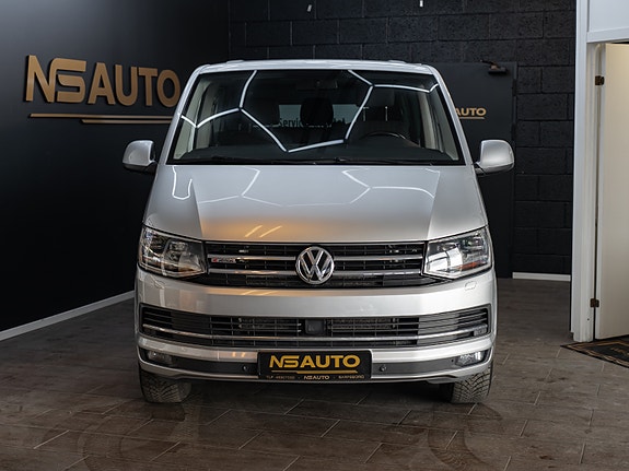 Volkswagen Caravelle 2 of 5