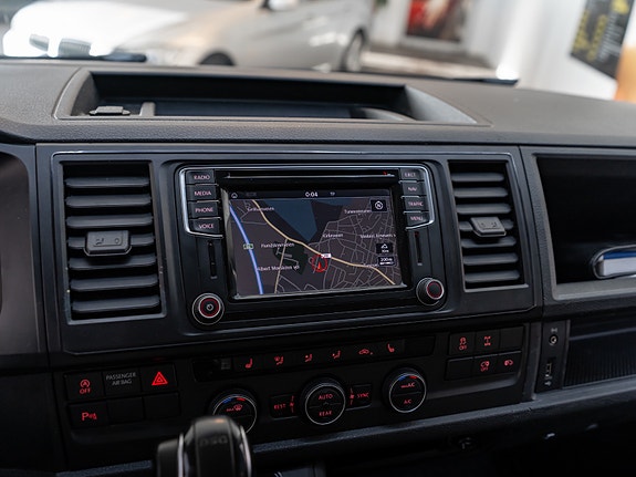 Volkswagen Caravelle 30 of 30