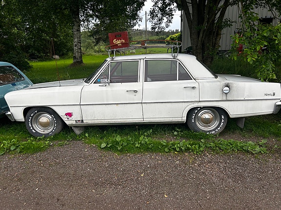 Chevrolet 4 of 12