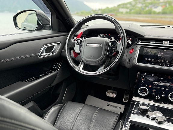 Land Rover Range Rover Velar 13 of 30