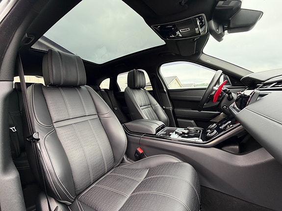 Land Rover Range Rover Velar 25 of 30
