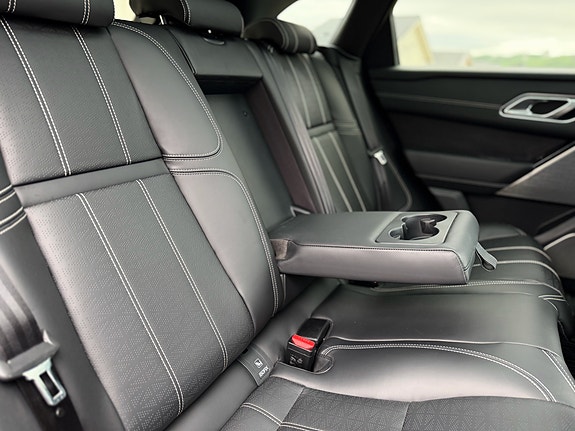 Land Rover Range Rover Velar 28 of 30
