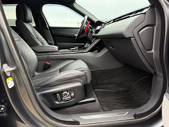 Land Rover Range Rover Velar 23 of 30