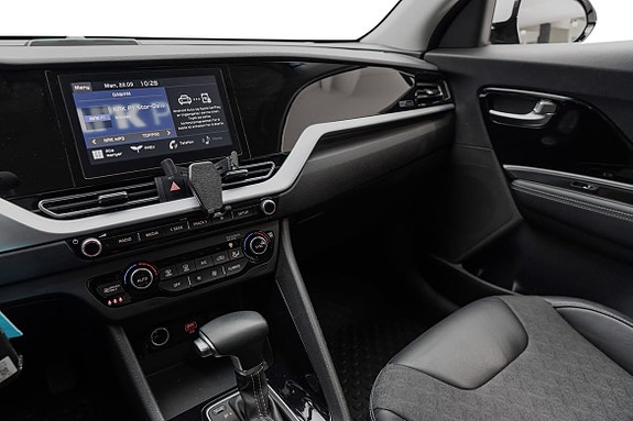 Moderne girspake kombinert med enkelt og smart infotainment-system.