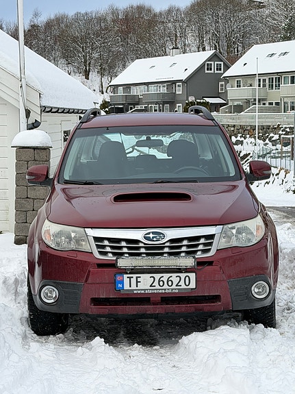 Subaru Forester 2 of 10