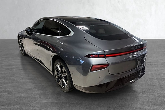 Baklys i LED kombinerer stil og høy synlighet.