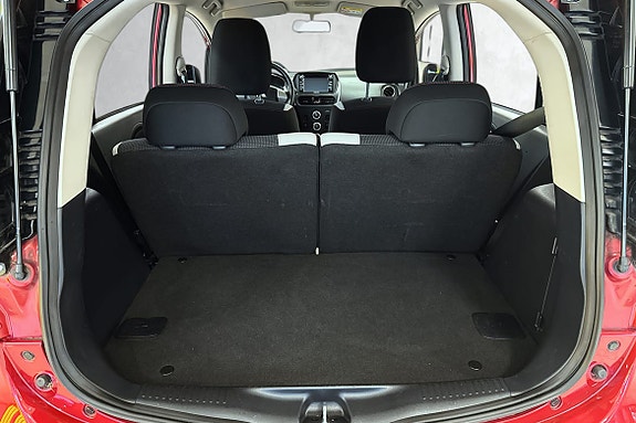 Bagasjerom på 235 liter, feller du setene ned - er det hele 860 liter!