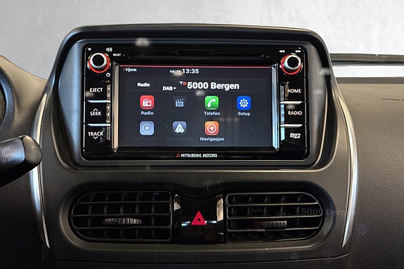 Her kan du koble opp til Apple carplay.