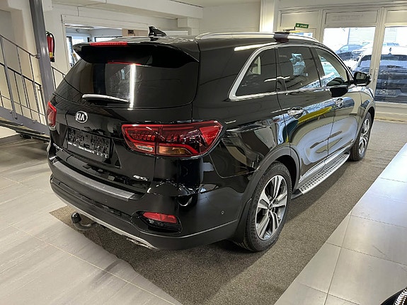 Kia Sorento 4 of 5
