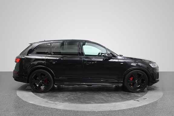 Audi Q7 4 of 5