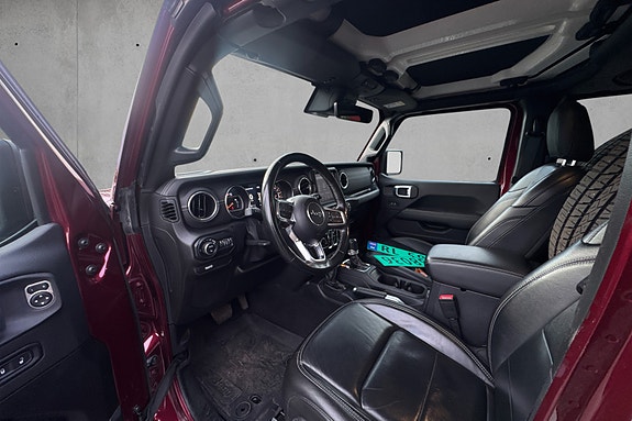 Jeep Gladiator 14 of 22