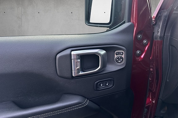 Jeep Gladiator 17 of 22