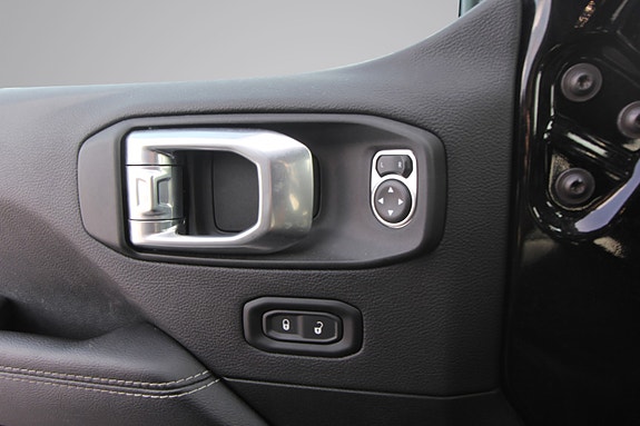 Jeep Gladiator 15 of 22