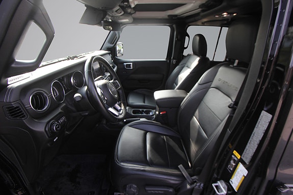 Jeep Gladiator 14 of 22