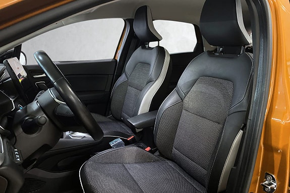 Høy sittestilling: Gir deg suveren oversikt og gjør det utrolig enkelt å sette seg inn og gå ut av bilen.