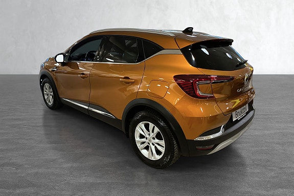 Denne Captur'en har et oppgitt forbruk på 0,13 – 0,15 liter per mil (WLTP). Som gjør at dette blir en veldig billig bil i drift!