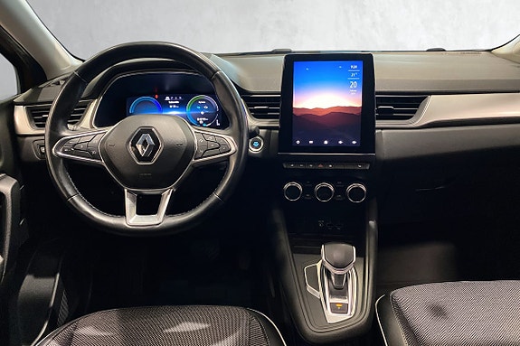 Moderne linjer og et interiør som føles både lunt og er veldig brukervennlig.