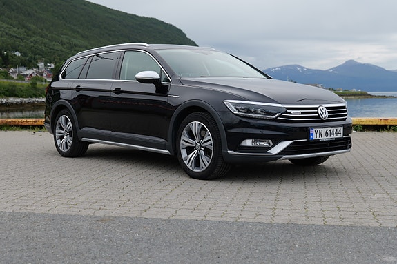 Volkswagen Passat Alltrack 10 of 30