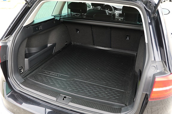 Volkswagen Passat Alltrack 11 of 30